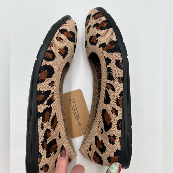 New Heez leopard print ballet flats size 8.5. Breathable  Memory foam insole.‎ - Picture 6 of 9